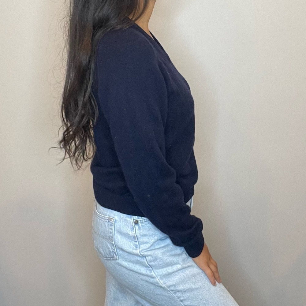 💙🧶 Vintage L.L. Bean Women’s Navy Blue V-Neck Sweater | Size S-Regular 🧶💙 - Picture 4 of 12
